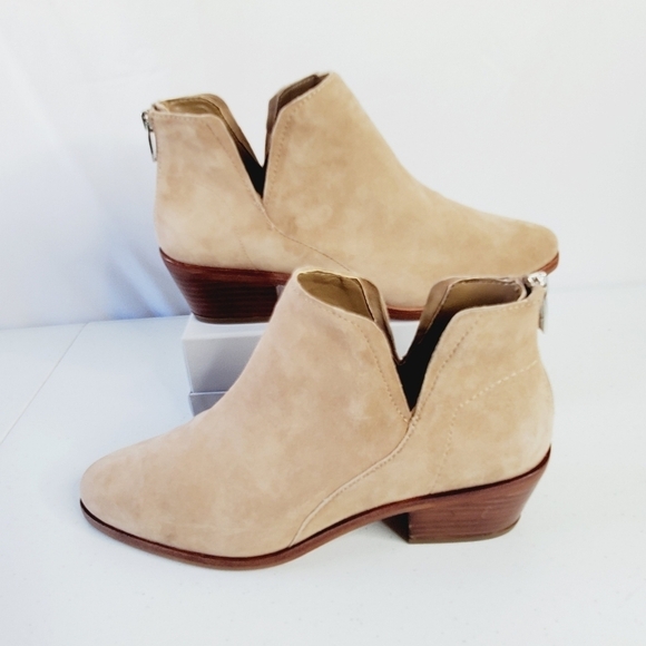 Vince Camuto Leather Abrinna Bootie Size 10 Back Zip Pull-on Ankle Shoe Boot NEW - Picture 2 of 15